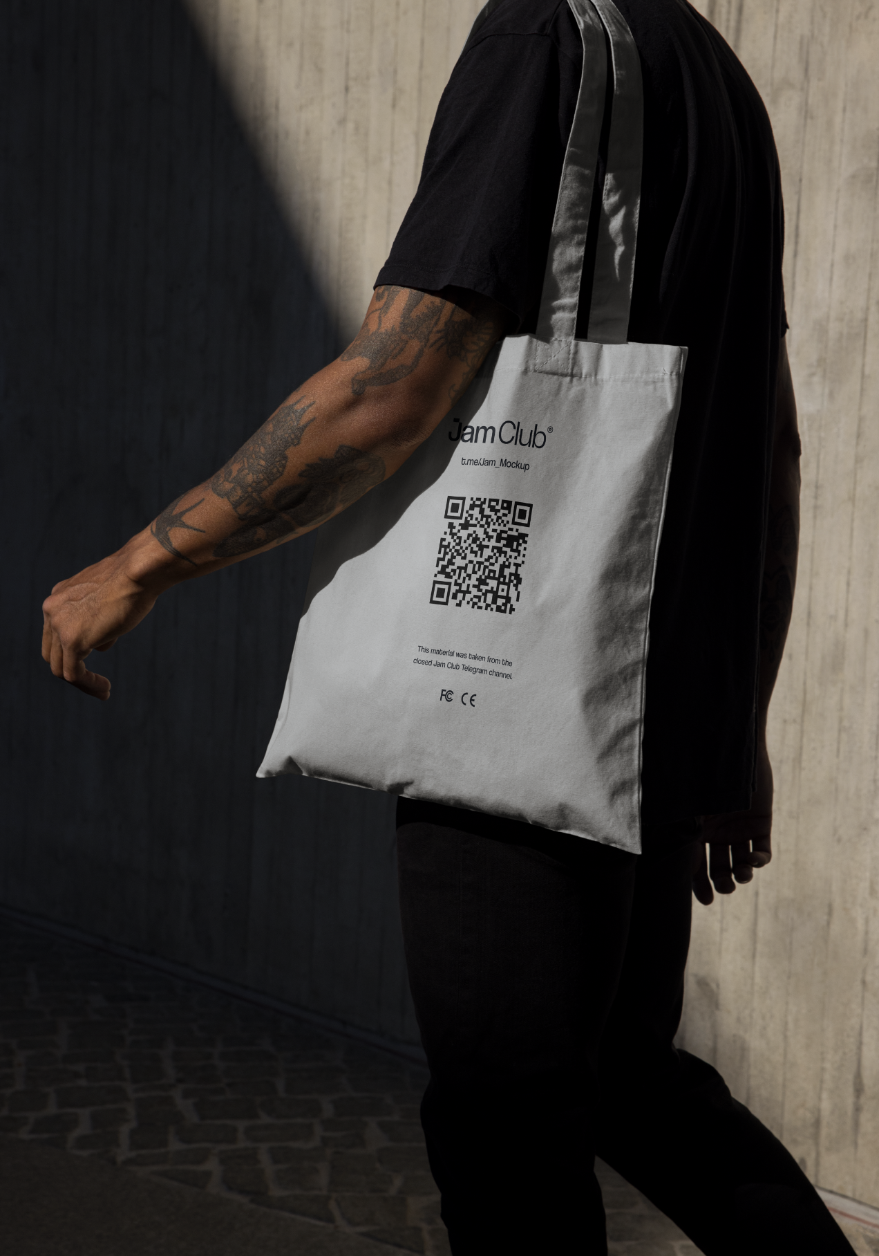 Tote bag carried over the shoulder